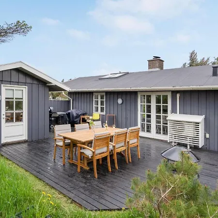 Soelvy - 300m From The Sea In Nw Jutland By Interhome Casa de Férias Løkken
